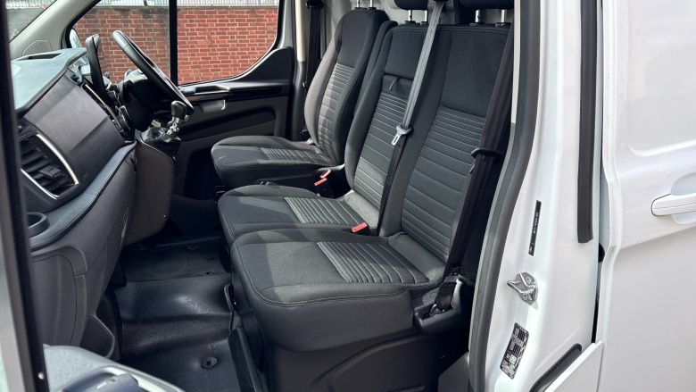 Ford Transit Custom 280 L1 Diesel Fwd 2.0 EcoBlue 130ps Low Roof Limited Van